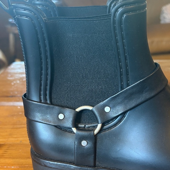 Bernardo Black rubber Ankle rain Boots with Strap and Ring Detail - Picture 4 of 10